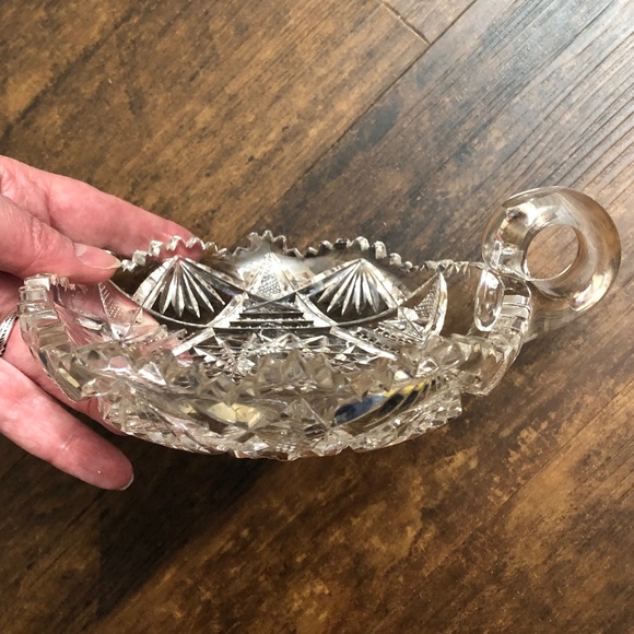 Vintage Cut Glass Sunburst Relish Tray Candy Dish with Cup handle, Ornate design - Picture 4 of 10